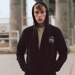 CAMPERA RUSTICA  NTS CON CIERRE