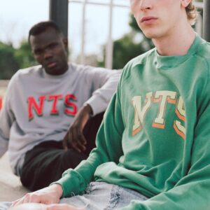 BUZO CUELLO REDONDO COLLEGE